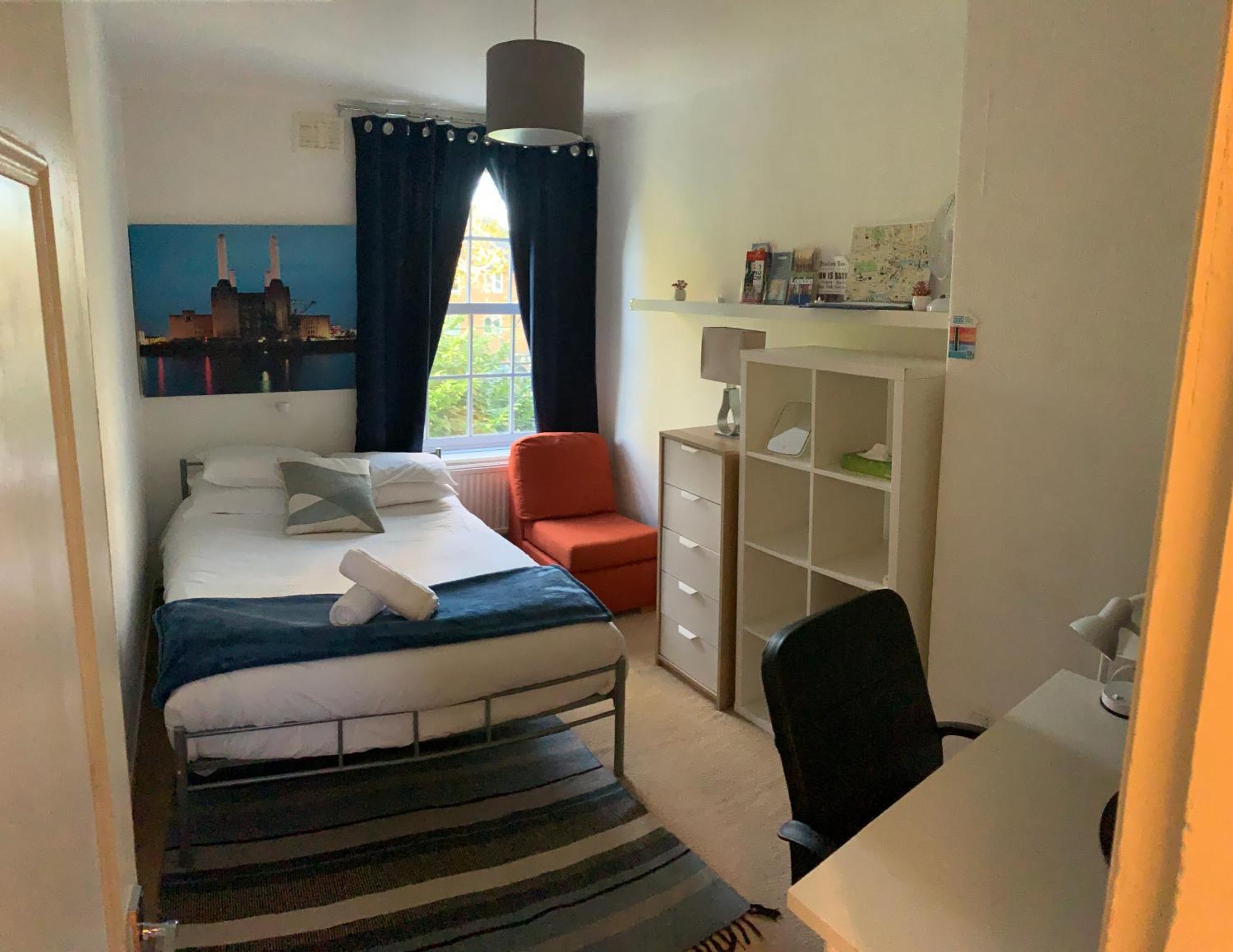 Central Location! Double Bedroom 2 Mins Walk From Battersea Power Underground Station! London Exterior photo